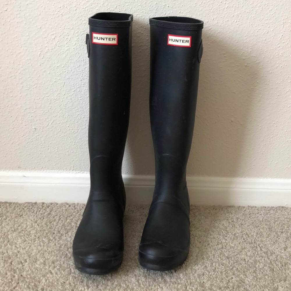 Hunter women’s original tall rain boots: black